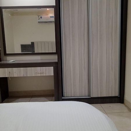 Nozol Mena 109 Al-Yarmouk Aparthotel Рияд Екстериор снимка